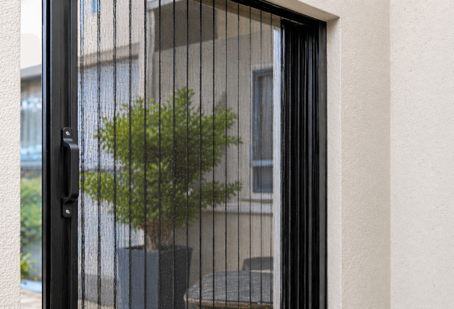 Pleated Synthetic Fibre Net Systems